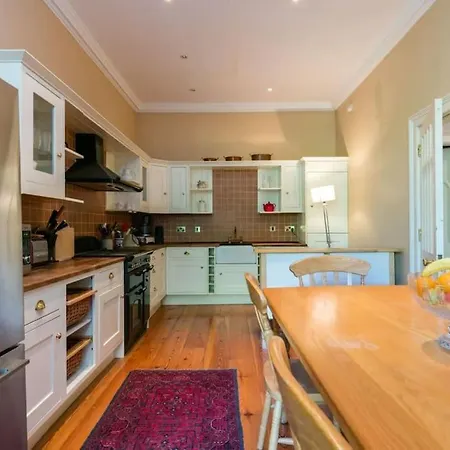 Jenkinstown Castle House * קילקני