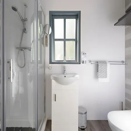 בית נופש Jenkinstown Castle House *